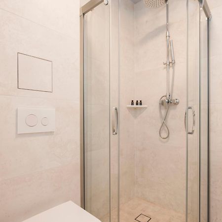 Roze Park Rooms لييبايا المظهر الخارجي الصورة